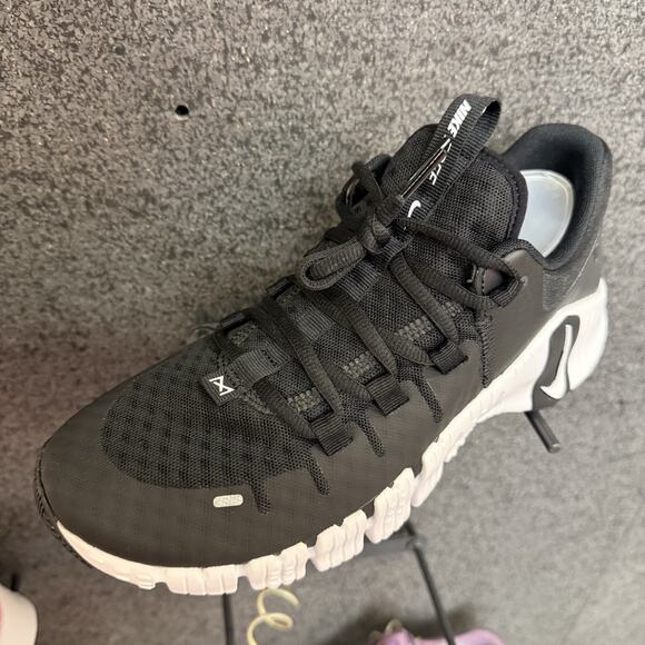 Nike Free Metcon 5 Trainers Women Black White Anthracite DV3950-001 Size 9.5 New - Picture 4 of 5